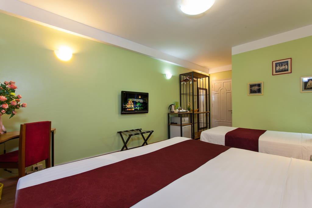 Iris Boutique Hotel Hanoi Exterior photo