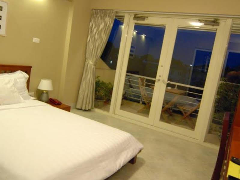 Iris Boutique Hotel Hanoi Exterior photo
