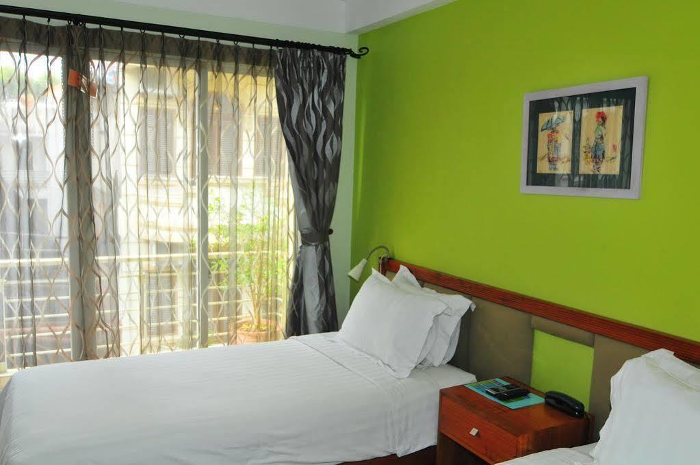 Iris Boutique Hotel Hanoi Exterior photo